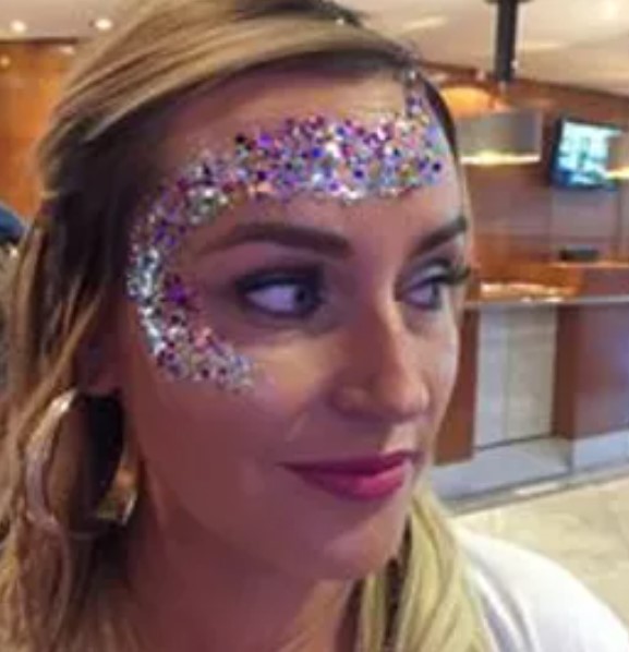 Glitzy Facepainting