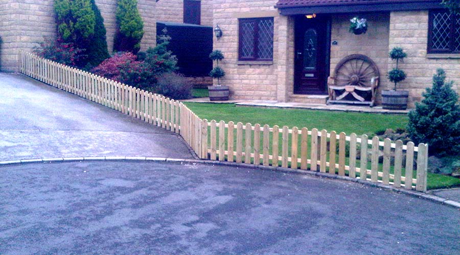 RJW Fencing & Decking Specialist Ltd