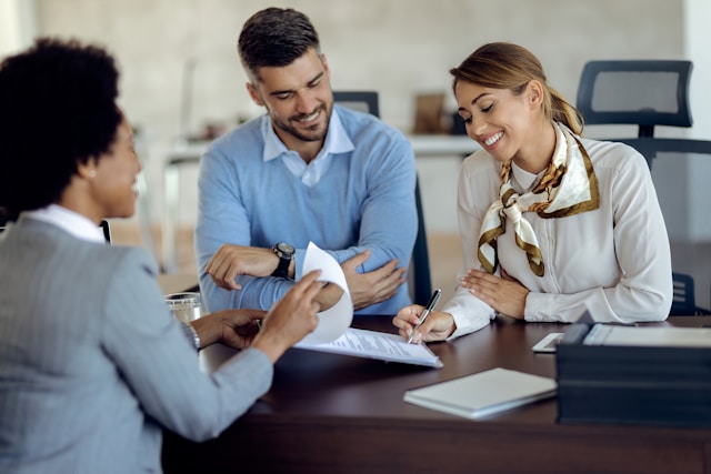 How Insurance Comparison Platforms Simplify Insurance Shopping for Tradespeople